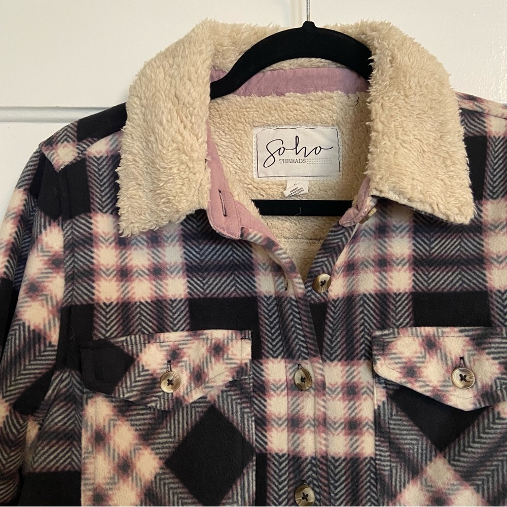 Shearling lined flannel 🤍 - Picture 3 of 4
